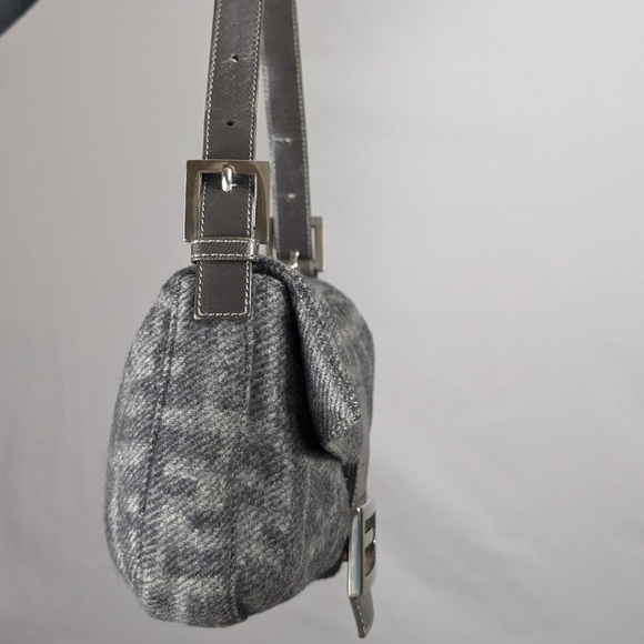 Authentic Fendi - Picture 3 of 5